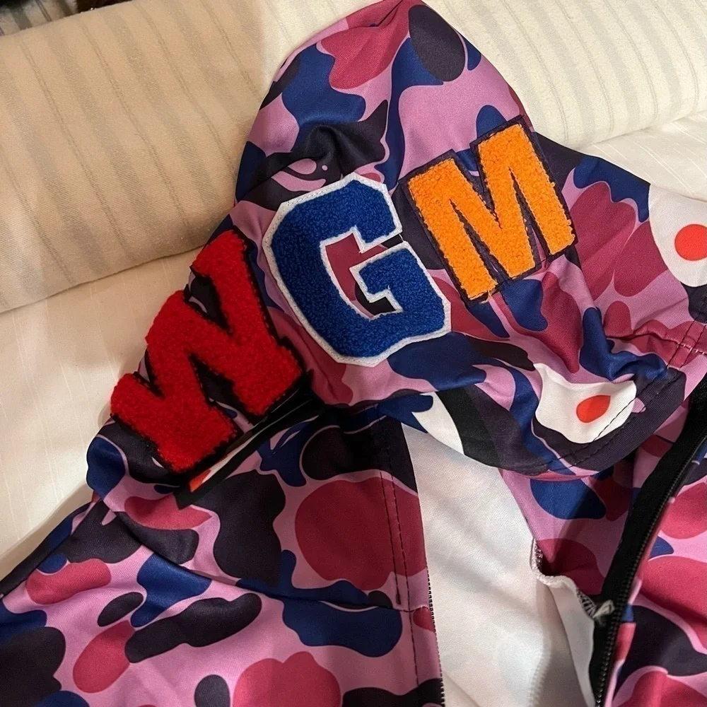 Boy/Girl Medium Pink/Purple Camo Shark Sweatshirt Hoodie - New Without